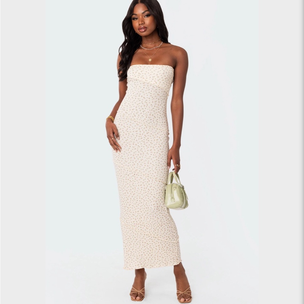 Edikted Strapless super flattering dress NWT